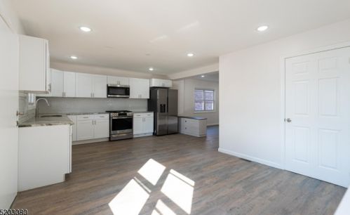 76 25th St, Bayonne NJ  07002-4937 exterior