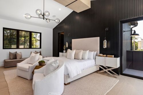 4955 Haskell Ave, Van Nuys CA  91436-1674 exterior