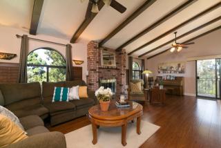2909 Harris Dr, Vista, CA 92084-1418