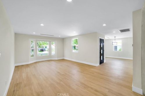 11512 La Maida St, North Hollywood CA  91601-4323 exterior