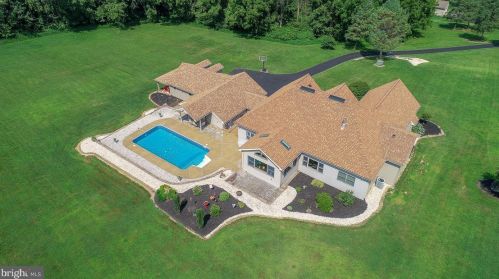 407 Coffeetown Rd, Easton, PA 18042-9769