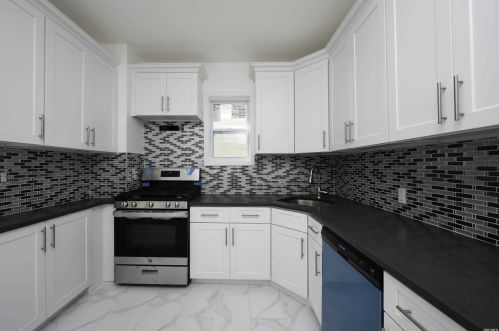 104-51 120th St, Jamaica, NY 11418-3107