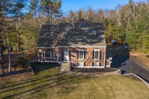 142 Steamboat Dr, Marshfield, MA 02050-4162