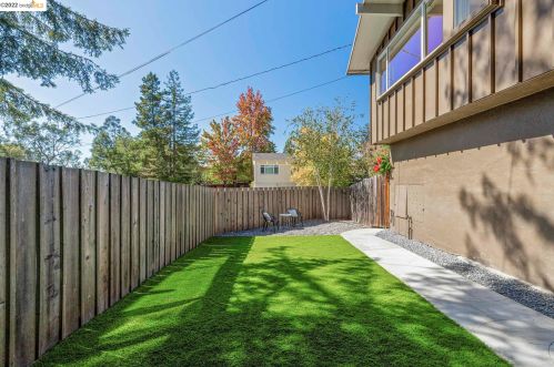 4985 Hedge Ln, Oakland CA  94602-2641 exterior