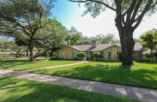 2424 Canyon Creek Dr, Richardson, TX 75080-2104