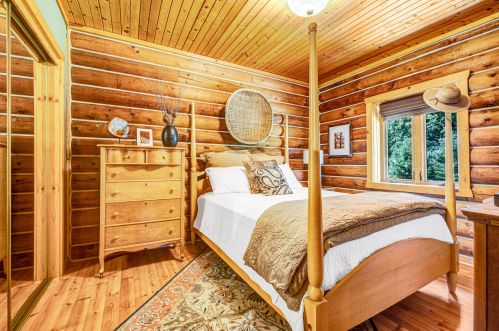 2717 Beaumont Ave, Waterford WI  53185-4933 exterior