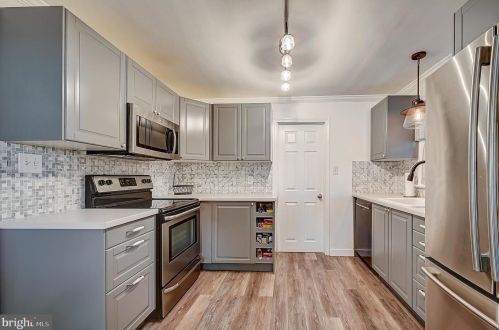 1497 Sweetbriar Ln, Lansdale PA 19446-3240 exterior