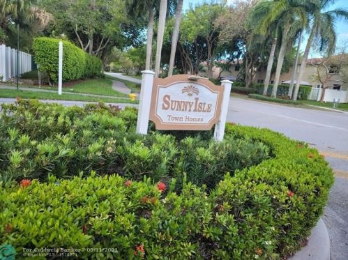 3517 169th Ter, Hollywood, FL 33027-4567