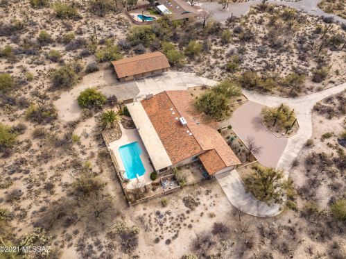 10211 Cadillac Ln, Tucson, AZ 85749-9619