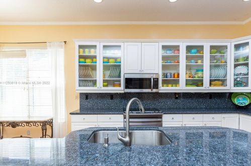 19270 29 Ct, Hollywood FL 33029-2474 exterior