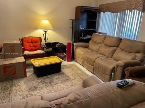 19912 67th Ct, Hialeah, FL 33015-2416