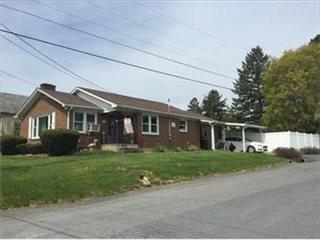 335 Lawn Rd, Nazareth PA  18064-1117 exterior