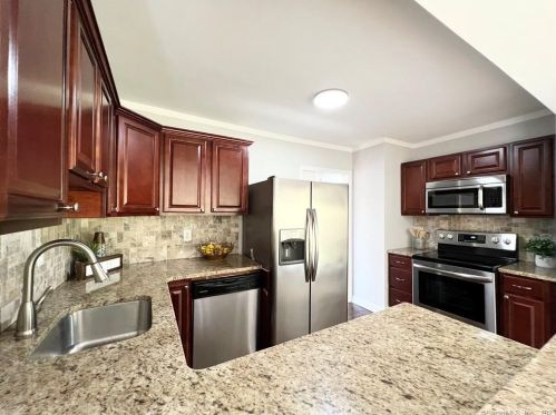 89 Stanwood Dr, New Britain CT  06053-3425 exterior