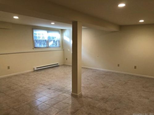 44 Mead St, Stamford CT  06907-1604 exterior