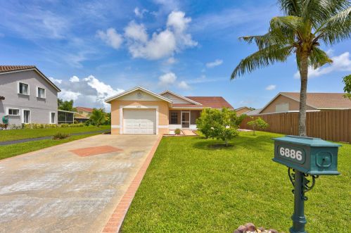 6886 Barnwell Dr, Boynton Beach, FL 33437-3616