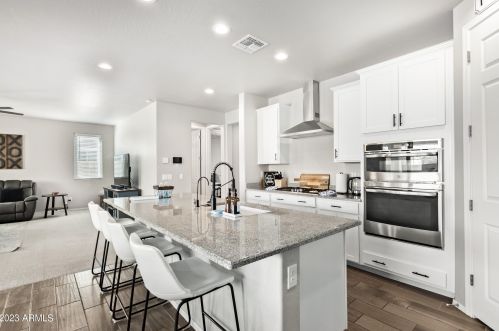 4009 79th Dr, Phoenix AZ  85043-3502 exterior