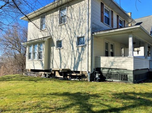 524 Moody Ave, New Castle PA  16105-2431 exterior