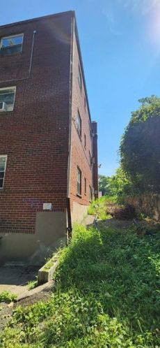 8121 Daly Rd, Cincinnati OH 45231-5702 exterior