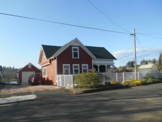 1308 2nd St, Ocosta, WA 98520-5606