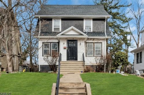 144 7th Ave, Roselle, NJ 07203-1940