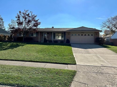 4250 Glenayre Dr, Englewood, OH 45322-2616