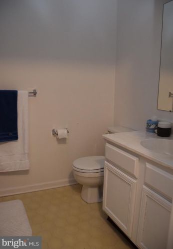 216 Stone Hurst Ct, New Castle DE  19720-3946 exterior