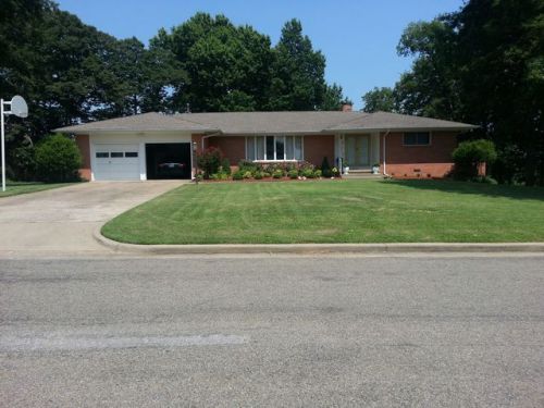 1210 Crestwood Dr, Muskogee, OK 74403-2807