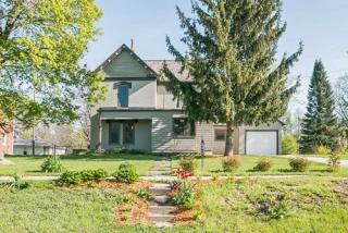 61 Saint Marys St, Riverside, IA 52327-7730