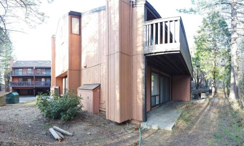 1439 Ski Run Blvd, South Lake Tahoe, CA 96150-8608