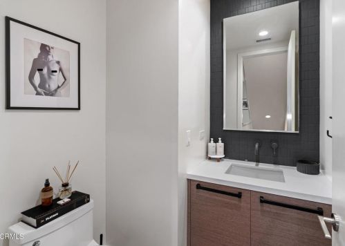 5664 Hazeltine Ave, Van Nuys CA  91423-2832 exterior