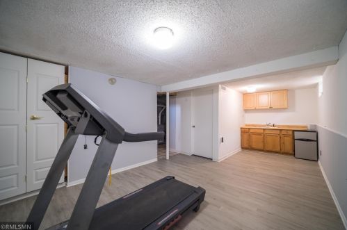 1065 Case Ave, Saint Paul MN 55106-3910 exterior