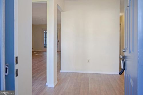 25 Meadowwood Ct, Columbus NJ 08022-1026 exterior