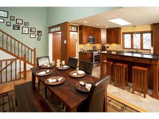 15 Magnolia Ln, Minneapolis, MN 55441-5707