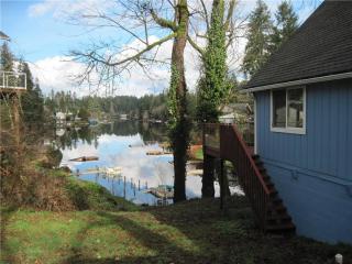 5424 Peninsula Dr, Olympia, WA 98513-9229