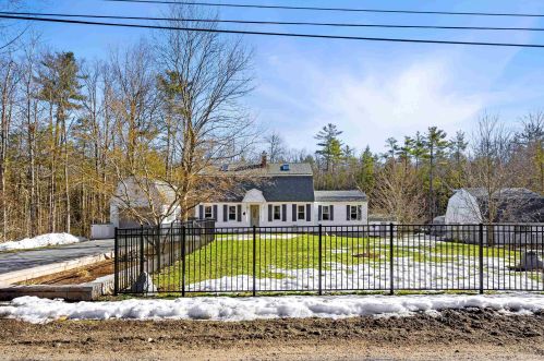 52 Holmeswood Dr, Sandown, NH 03873-2134