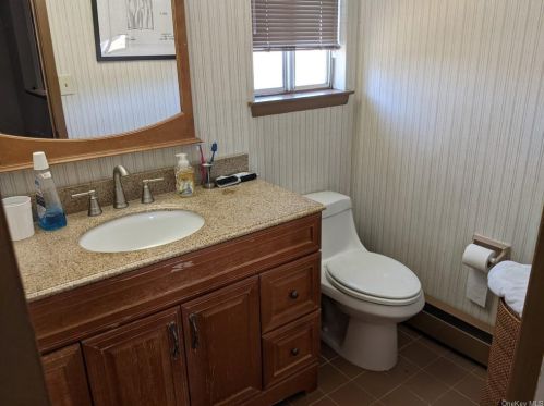 5 Capital Dr, Washingtonville NY  10992-1301 exterior