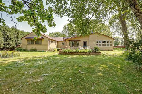 2111 Birmingham St, Saint Paul, MN 55109-3511