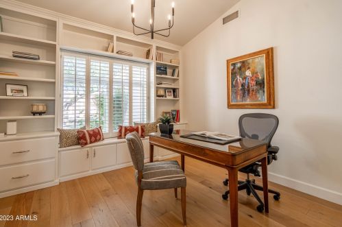 8713 Voltaire Ave, Scottsdale, AZ 85260-4127