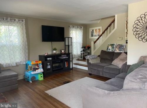 1193 Letchworth Rd, Camp Hill, PA 17011-7516