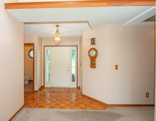 1222 Cardinal Dr, Enon, OH 45323-9741