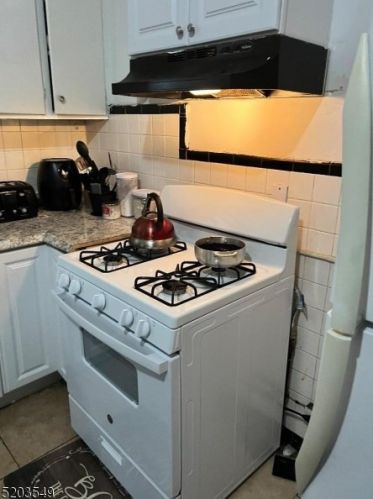 19 Lenox Ave, East Orange, NJ 07018-3102