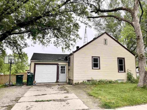 98 Fox Lake Rd, Waupun, WI 53963-1779
