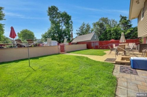 205 Larch Ave, Teaneck NJ  07666-2341 exterior