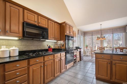 1540 Lake George Dr, Mishawaka IN  46545-4065 exterior