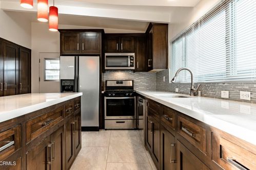 1815 Ridgewood Dr, Bakersfield CA 93306-3831 exterior