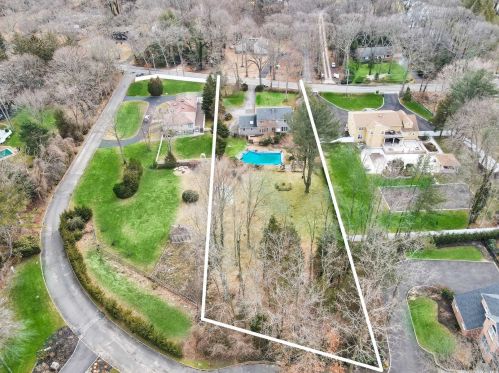 624 Caledonia Rd, Huntington Station NY 11746-5116 exterior