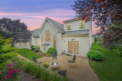 112 Village Ct, Sewickley, PA 15143-8881