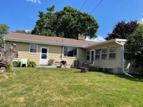 814 Ernst Dr, Green Bay, WI 54304-2202