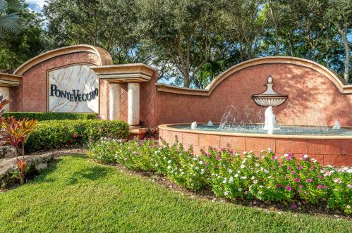 7154 Catania Dr, Boynton Beach, FL 33472-7360
