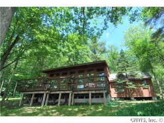 1651 Neoga Clfs, Skaneateles, NY